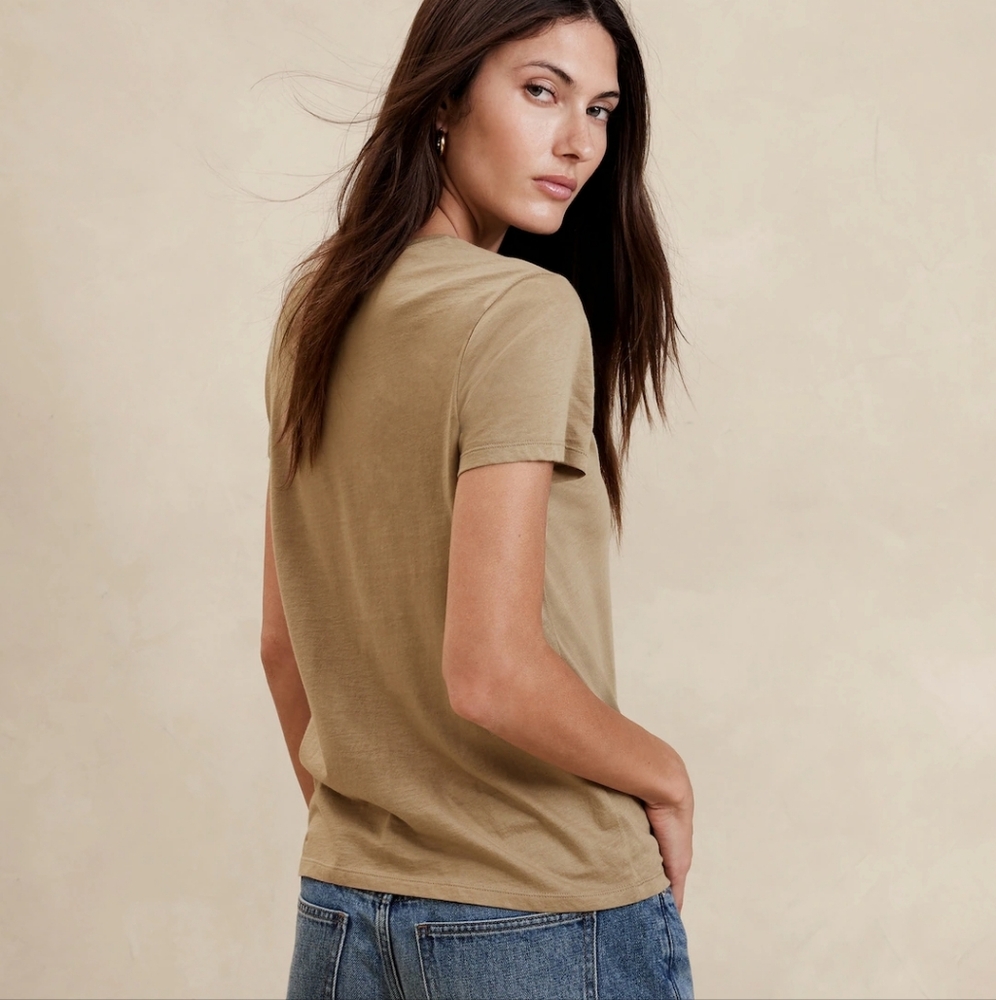 BANANA REPUBLIC Supima Crew Baja Sand Beije, size small